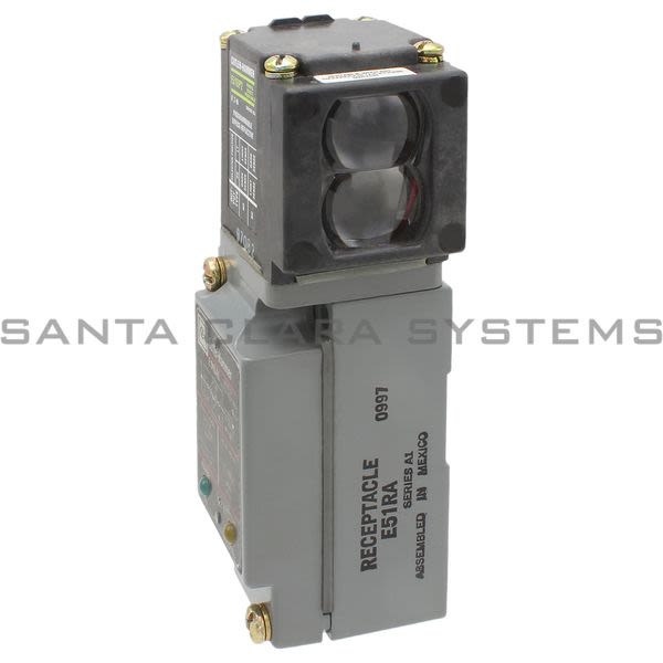 Cutler-Hammer E51ALP2 Photoelectric Sensor Dark Sense | Eaton Product Image