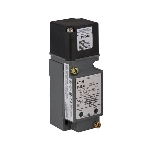 Cutler-Hammer E51ALS5 E51 Proximity Sensor 20-264VAC/DC 500ma Max 50-60HZ Connect Type: Wire Recept. Sens. Range: 24mm Product Image