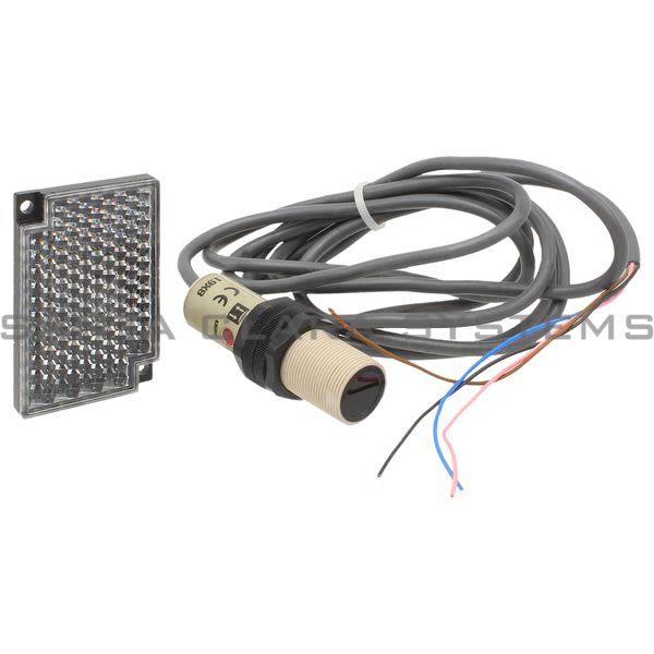 Omron E3F2-R2C4 Photoelectric Sensor | E3F2-R2C4-2m Product Image
