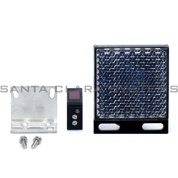 Sick WL100-P4429 Photoelectric Retro-Reflective Sensor Standard Optics | 6028611 Product Image