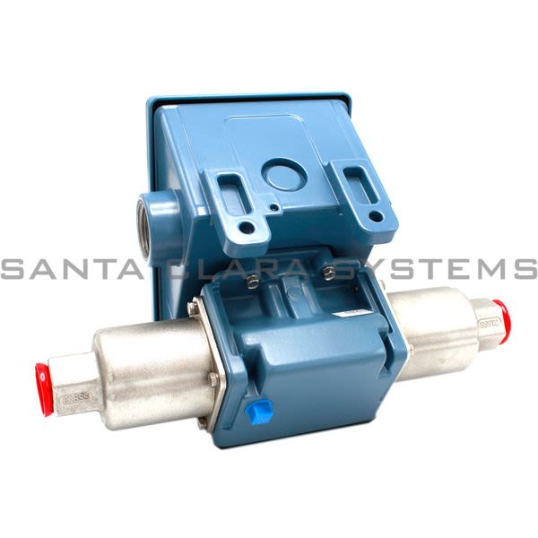 United Electric Controls J402K-S147B-1520 Pressure Switch Product Image